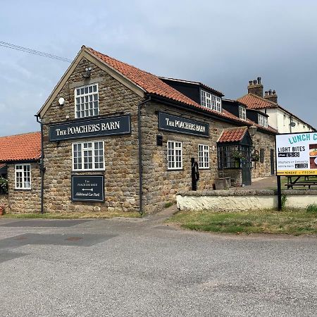 Poacher'S Barn Hotel Cayton Exterior foto